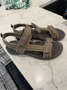 Airwalk ladies sandals size 9